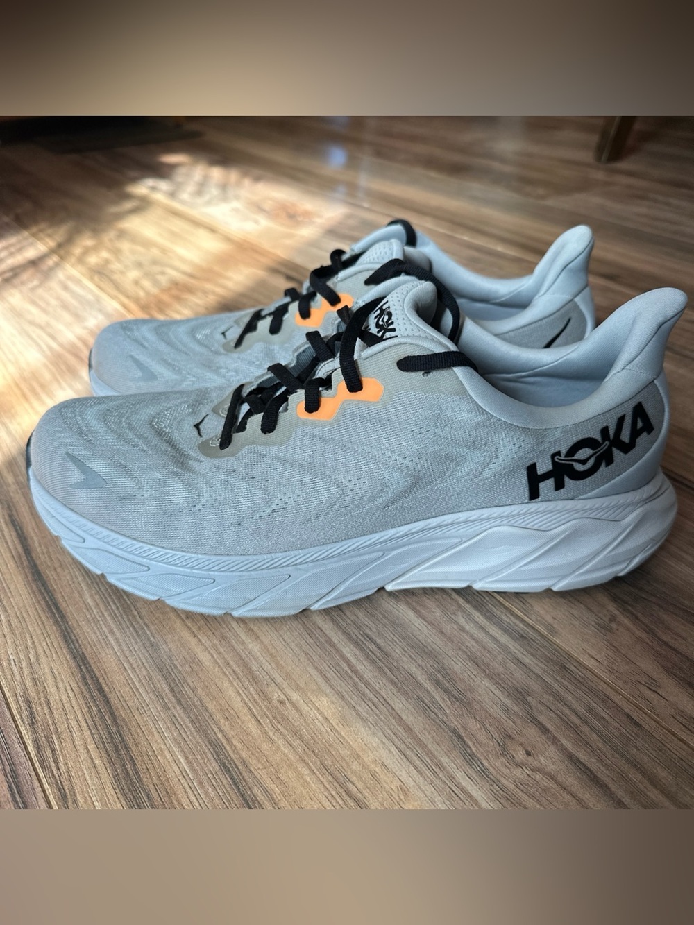 Hoka One One Arahi 6 shoes Mens Size 10.5 Gray Harbor Mist Black EUC